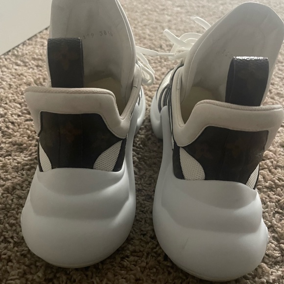 Louis Vuitton sneakers - Picture 3 of 4